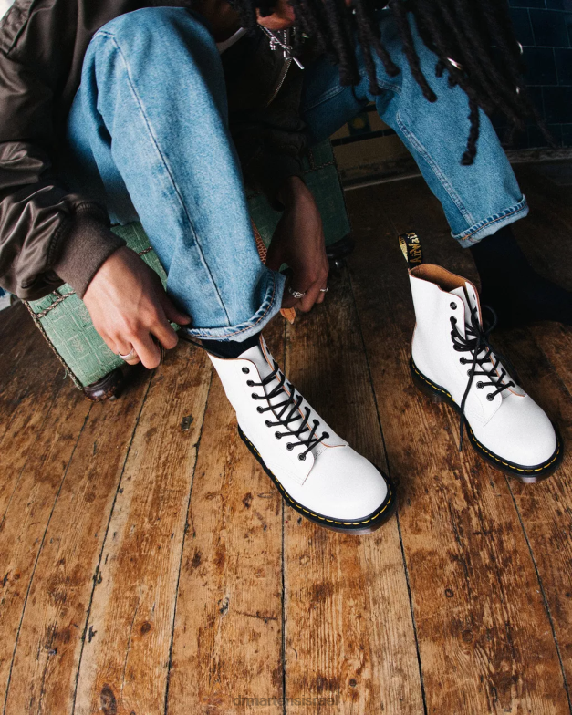 וינטג' 1460 תוצרת אנגליה מגפי שרוכים Dr. Martens קווילון לבן הַנעָלָה N8BB8121