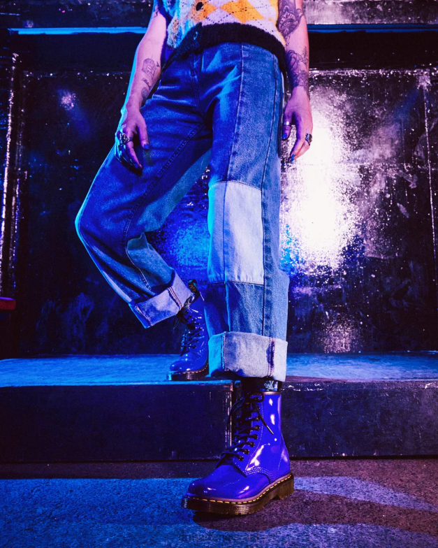 מגפי שרוכים מעור פטנט 1460 Dr. Martens לוצידו כחול ומנורת פטנטים הַנעָלָה N8BB8151