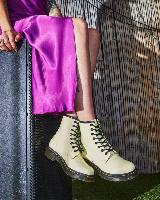 מגפי שרוכים מעור פטנט 1460 Dr. Martens קרם לוסידו & פטנט מנורה הַנעָלָה N8BB8154