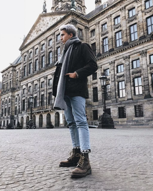 מגפי שרוכים מעור סוס מטורף 1460 Dr. Martens סוס חום מטורף הַנעָלָה N8BB822