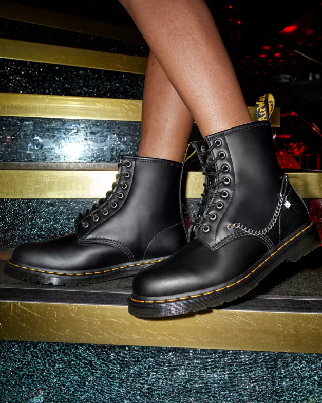 מגפי שרוכים מעור סברובסקי 1460 Dr. Martens שחור חלק הַנעָלָה N8BB873