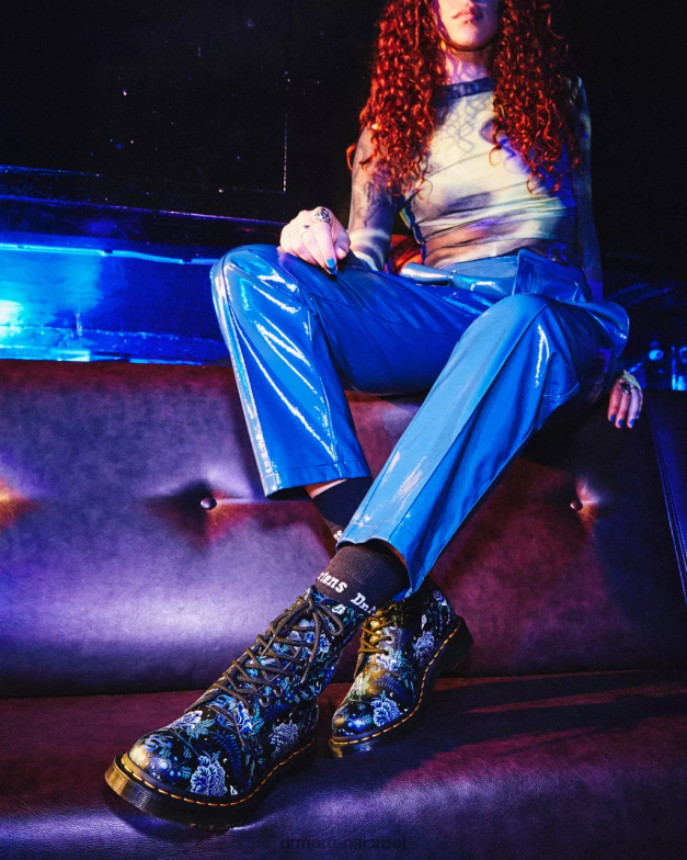 מגפי שרוכים פרחוניים מבית פסקל 1460 Dr. Martens צללית פרחונית פנטום שחורה הַנעָלָה N8BB888