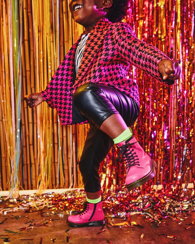 מגפי שרוכים מעור פעוט 1460 softy t Dr. Martens ורוד softy t הַנעָלָה N8BB8423