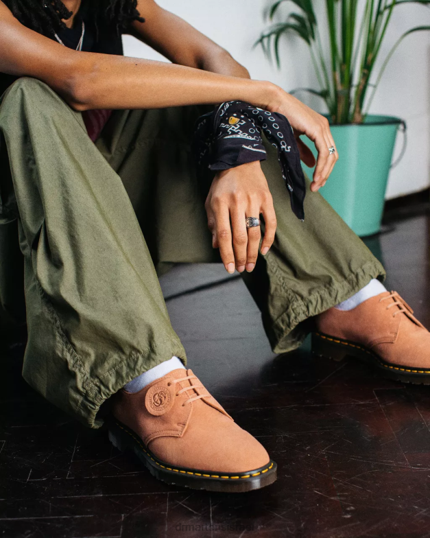 1461 תוצרת אנגליה נעלי אוקספורד מעור נובוק Dr. Martens וָרוֹד הַנעָלָה N8BB8320