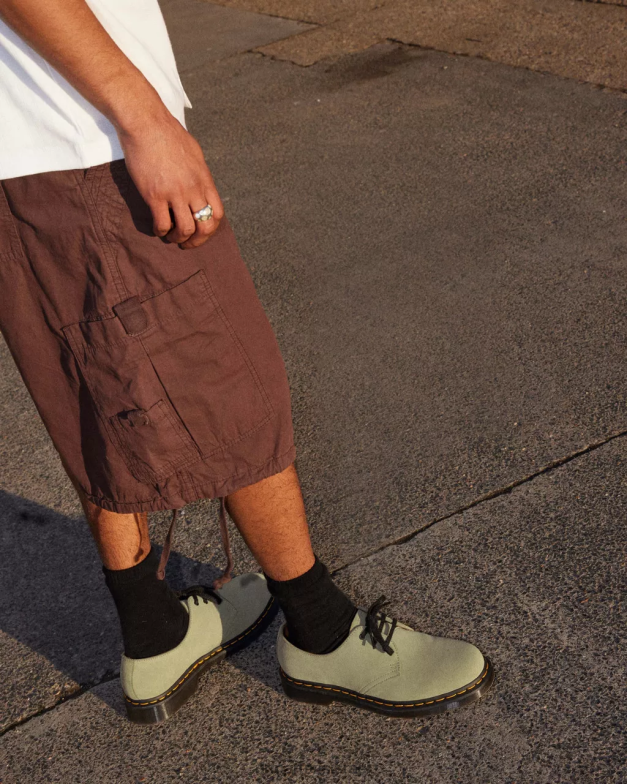 נעלי אוקספורד זמש 1461 Dr. Martens זית חיוור e.h. זמש הַנעָלָה N8BB8319