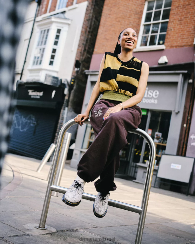 נעלי אוקספורד זמש בהדפס נחש 2046 Dr. Martens זמש בהדפס חול ופיתון שחור הַנעָלָה N8BB8315