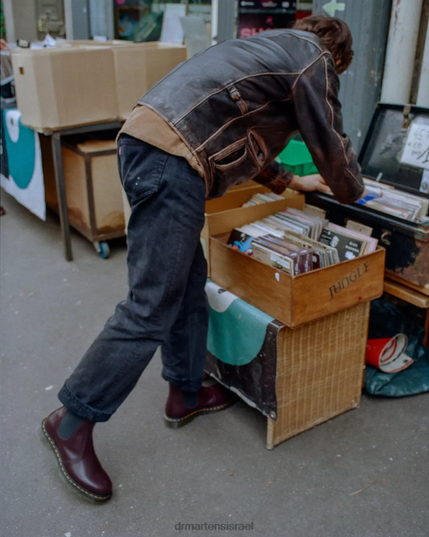 מגפי צ'לסי מעור חלק 2976 תפר צהוב Dr. Martens חלק בורדו הַנעָלָה N8BB8104