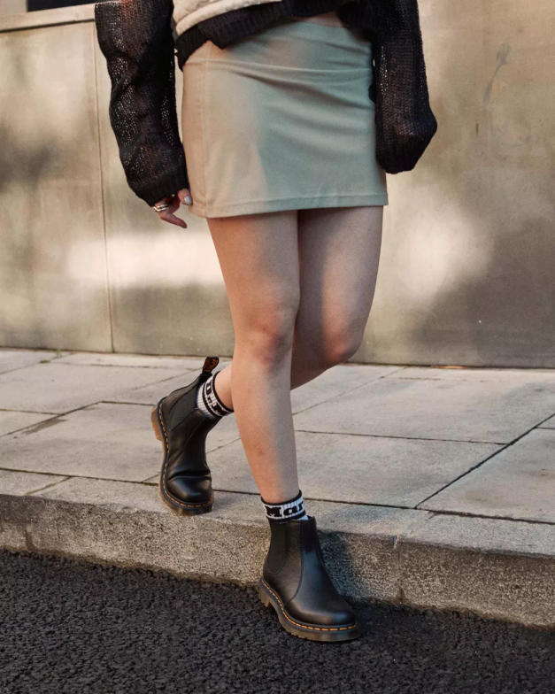 מגפי צ'לסי מעור 2976 Dr. Martens וירג'יניה שחורה הַנעָלָה N8BB837