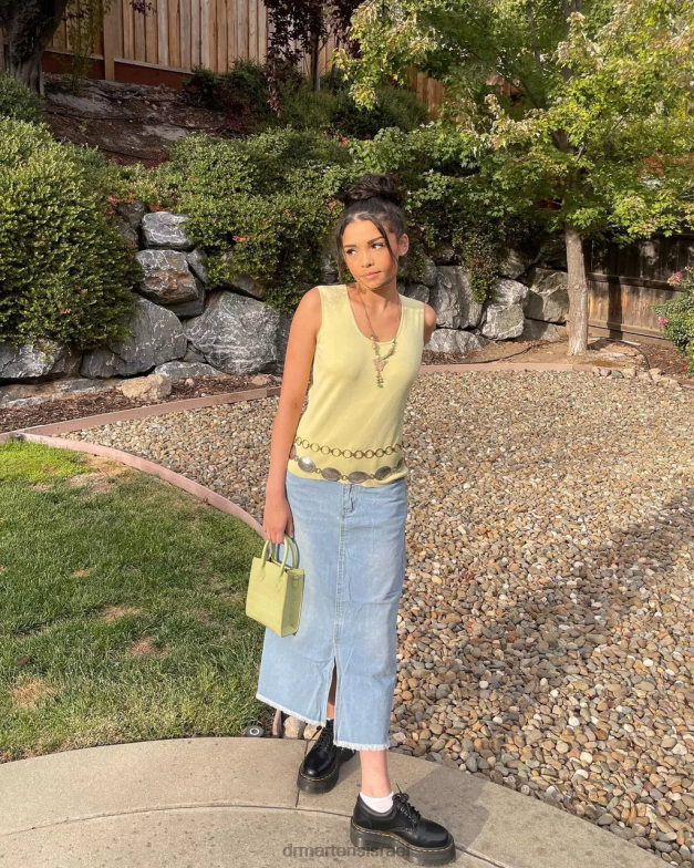 נעלי קז'ואל מעור 8053 פלטפורמה Dr. Martens שחור מלוטש חלק הַנעָלָה N8BB8216