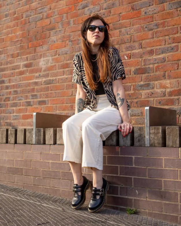 נעלי מרי ג'יין עור חלק 8065 Dr. Martens שחור חלק הַנעָלָה N8BB8337