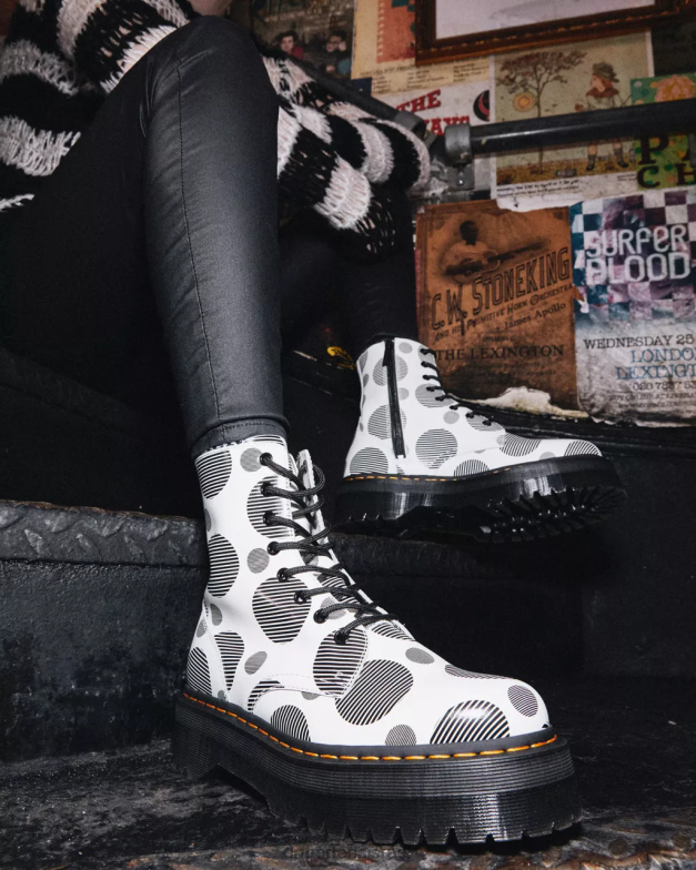 מגפי ג'דון מנוקדים מעור חלק Dr. Martens חלק מנוקד לבן הַנעָלָה N8BB8157