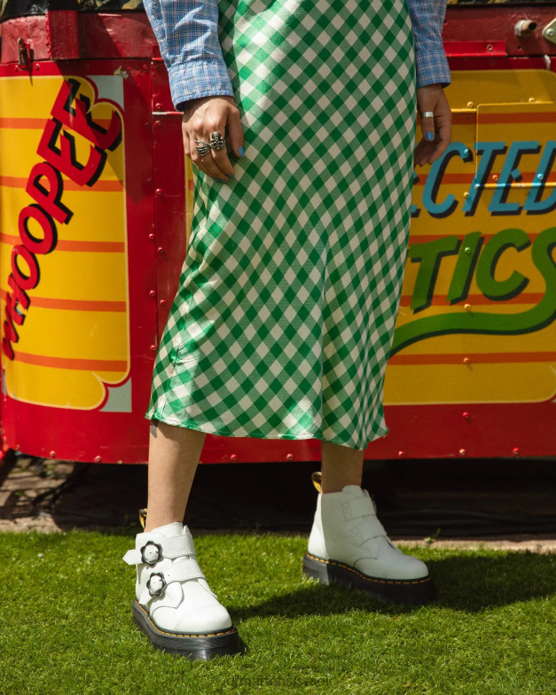 מגפי פלטפורמה מעור אבזם פרח דבון Dr. Martens נאפה לבן טחון הַנעָלָה N8BB8213