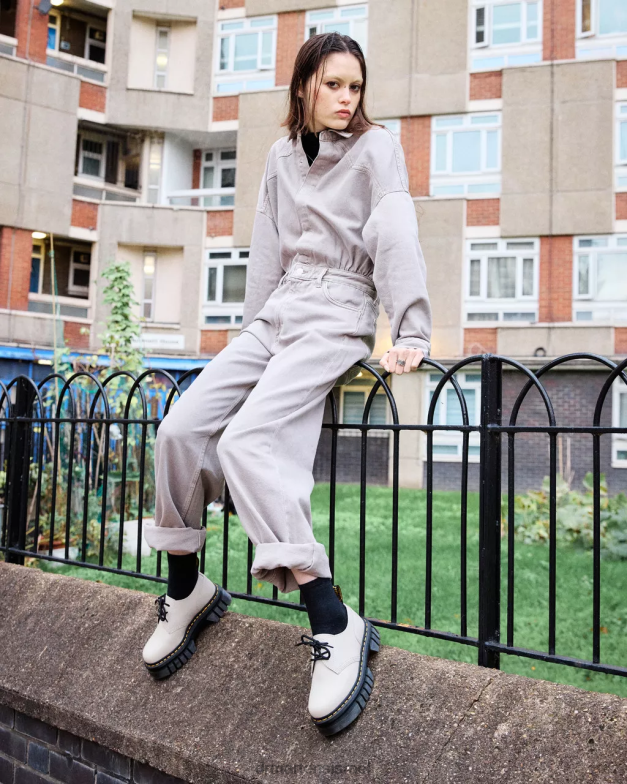 נעלי פלטפורמה מעור אודריק נאפה Dr. Martens נאפה לוקס אפור מרוצף אבן הַנעָלָה N8BB8232