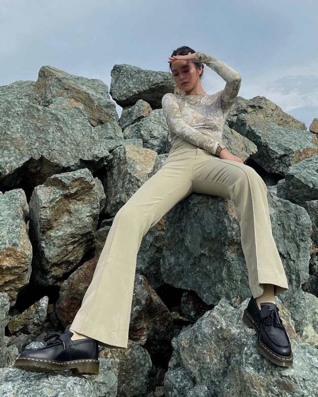 מכנסי ציצית מעור אדריאן צהוב תפר Dr. Martens שחור חלק הַנעָלָה N8BB8367