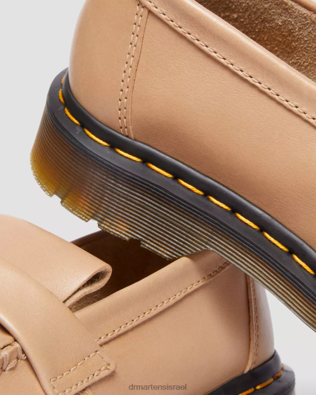 מכנסי ציצית מעור אדריאן קררה Dr. Martens קררה בצבע בז' הַנעָלָה N8BB8381