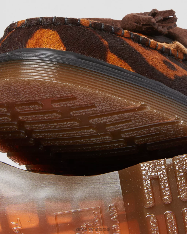 אדריאן עשוי שיער באנגליה על נעלי גדילים Dr. Martens אוצלוט ושיער חום כהה הַנעָלָה N8BB8382