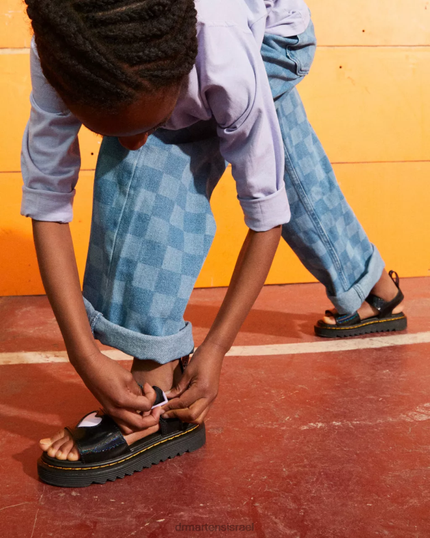 סנדלי רצועת לב ג'וניור מרלו שימר Dr. Martens שימר גלקסיה שחורה הַנעָלָה N8BB8454