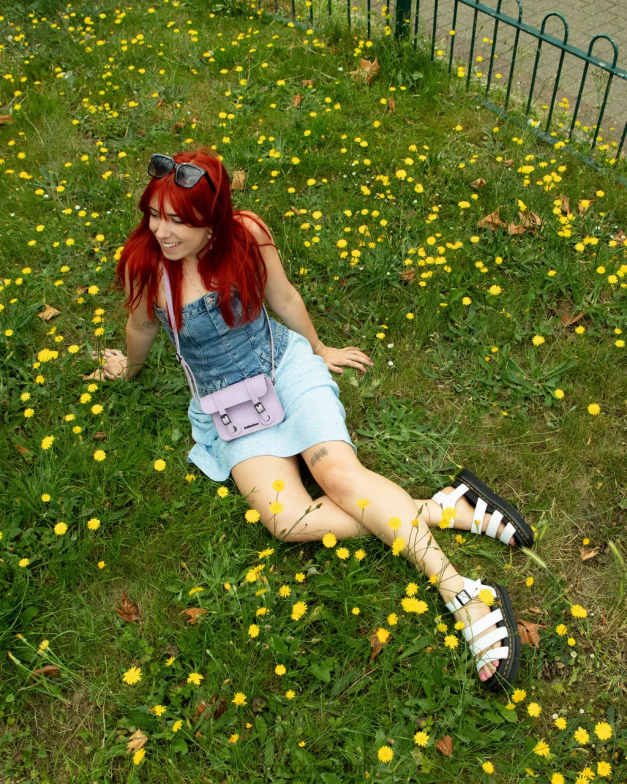 סנדלי רצועת עור של blaire הידרו Dr. Martens הידרו לבן הַנעָלָה N8BB8255