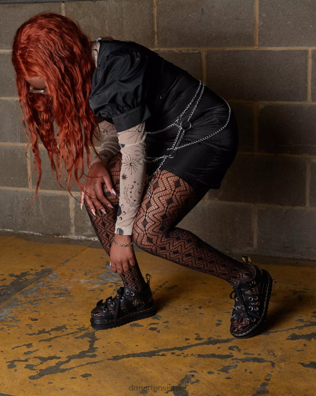 סנדלי רצועת עור של blaire חומרה Dr. Martens אתנה שחורה הַנעָלָה N8BB8272