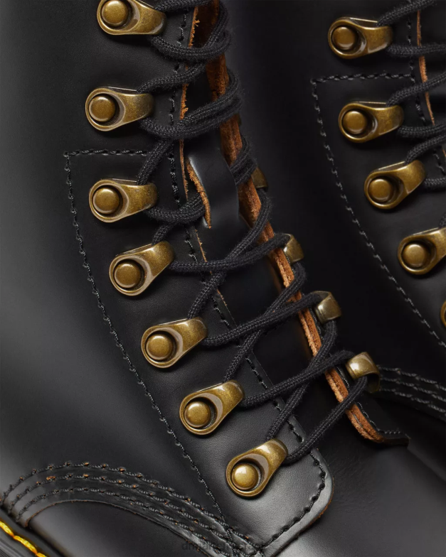 מגפי עור חלקים של leona וינטג' Dr. Martens וינטג' שחור חלק הַנעָלָה N8BB8205