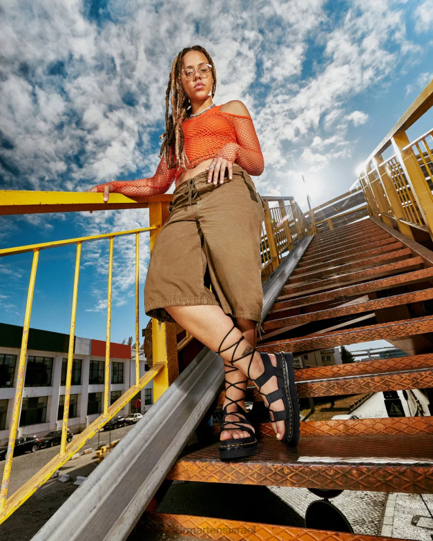 סנדלי גלדיאטור מעור nartilla Dr. Martens הידרו שחור הַנעָלָה N8BB8253