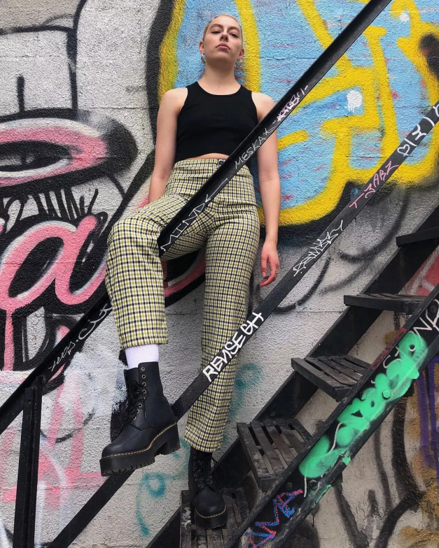 shriver hi ויומינג מגפיים עם עקבים מעור Dr. Martens ויומינג מבריק שחור הַנעָלָה N8BB840