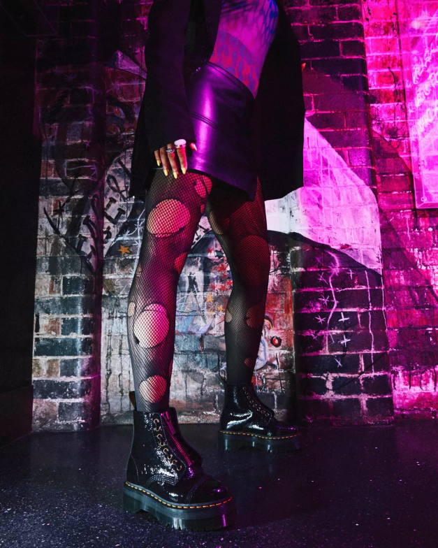 מגפי פלטפורמה מעור לכה במצוקה של sinclair Dr. Martens פטנט במצוקה שחור הַנעָלָה N8BB8118